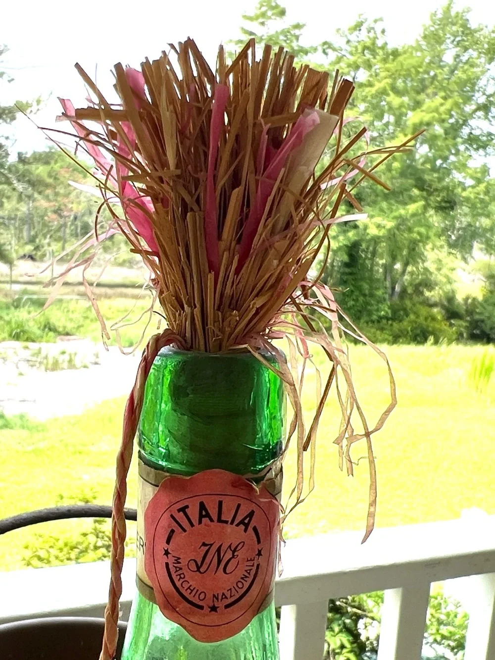 RARE VINTAGE DECORATIVE ITALIAN CHIANTI PINE MONARCH WINE BOTTLE TALL NECK GREEN